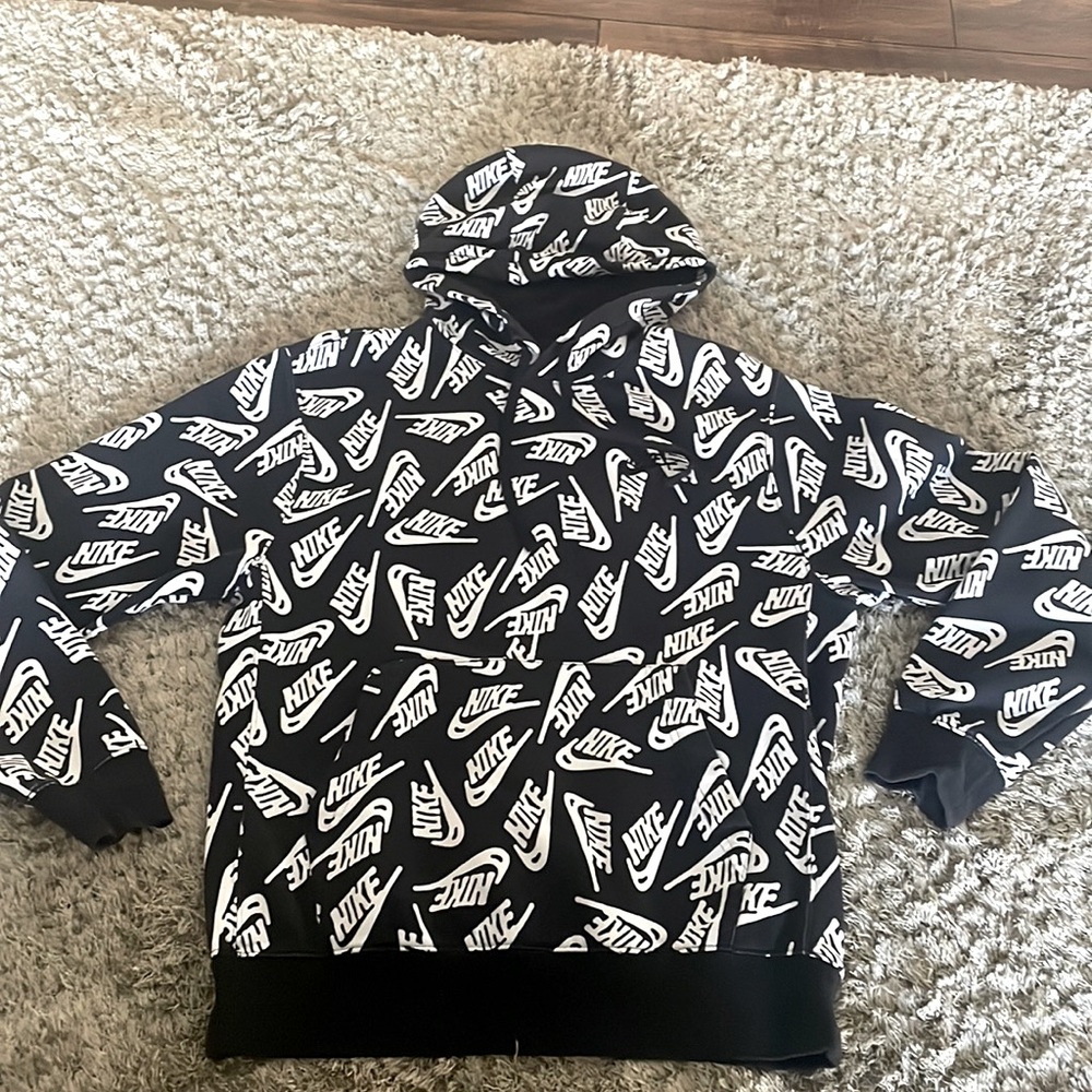 Nike hoodie size M